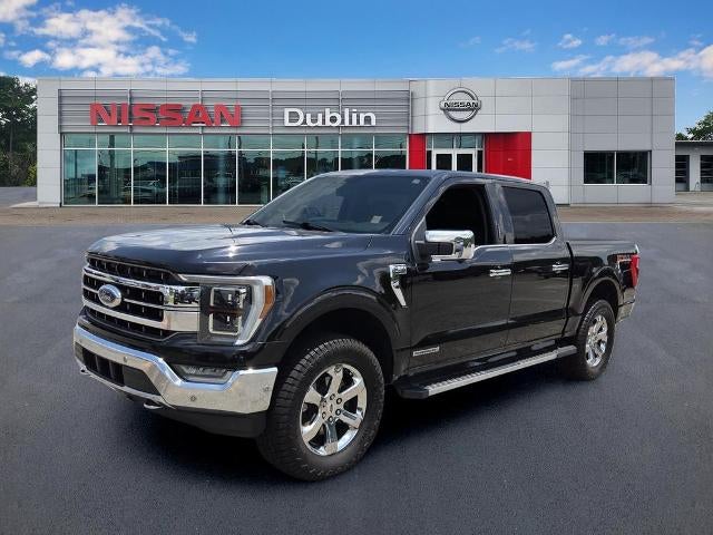 2021 Ford F-150 LARIAT 4WD SuperCrew 5.5' Box in Agate Black Metallic — front three-quarter view