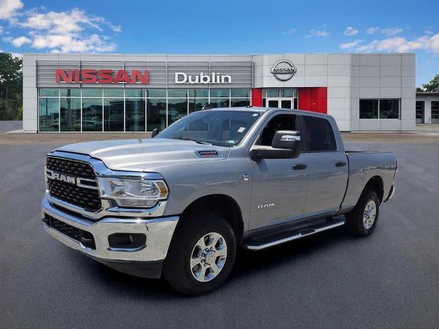 2024 RAM 2500 Big Horn 4x4 Crew Cab 6'4" Box in Billet Silver Metallic Clearcoat — front three-quarter view