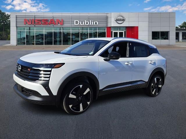 2026 Nissan Kicks SR in Aspen White Tricoat — front three-quarter view