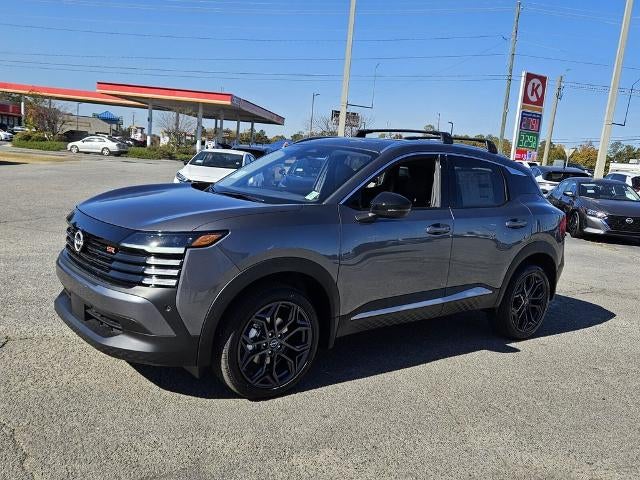 2026 Nissan Kicks SR in Gun Metallic — front three-quarter view