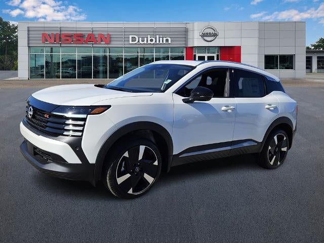 2026 Nissan Kicks SR in Aspen White Tricoat — front three-quarter view